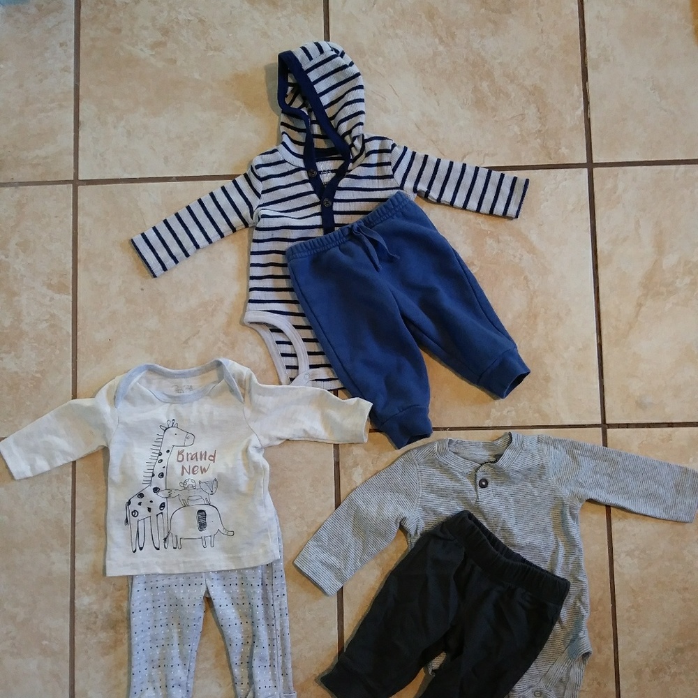 Baby boy lot! 31 pieces of clothing 0-3mos